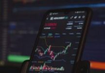 Порты США обвинили тарифы Трампа в «радикальной неопределенности» — Bloomberg